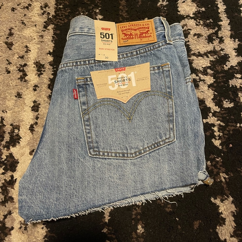 NWT Levi Shorts